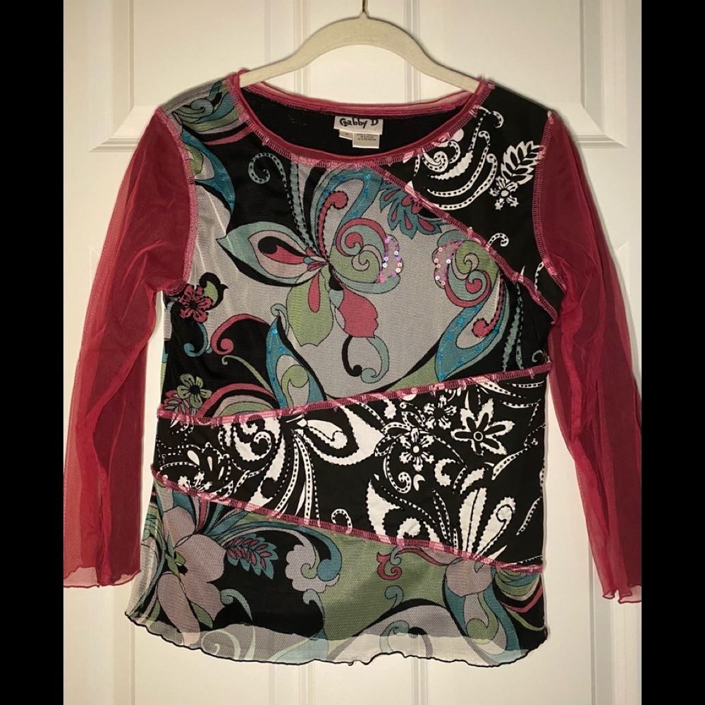 Adorable Gabby D nylon/poly colorful layered top.